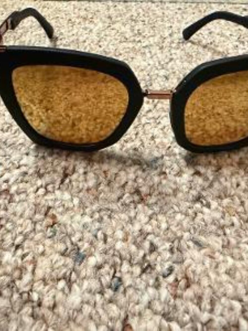 Oakley side swept out of stock on web site rose gold - Picture 3 of 4